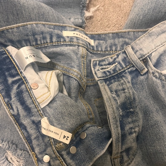 Light wash ripped pacsun jeans - Picture 3 of 3